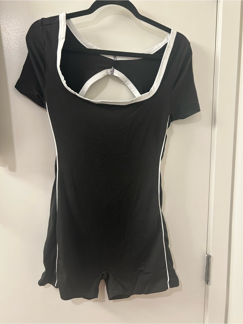 Black Short-Sleeve Scoop Neck Women’s Romper size medium by Zara New with tags